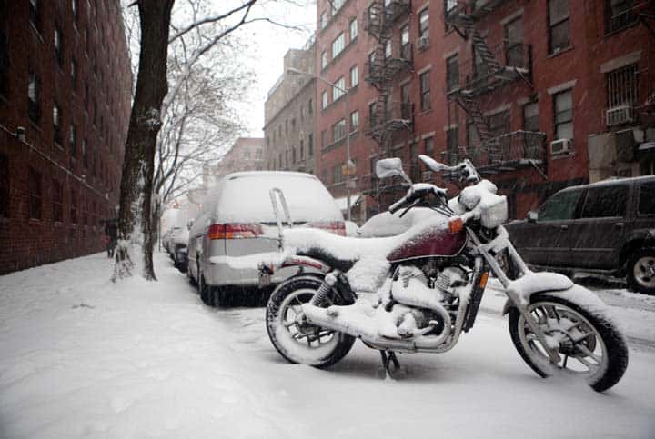 Est-il mieux d'acheter une moto en hiver ?